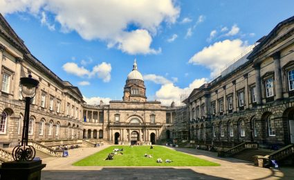 El antiguo colegio de la Universidad de Edimburgo
