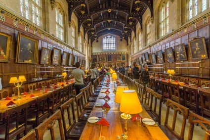Un comedor en la Universidad de Oxford