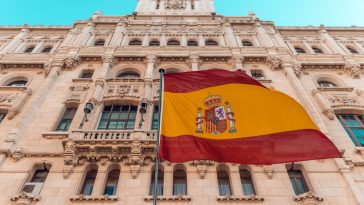 Cómo Estudiar Medicina en España - Becas e Información